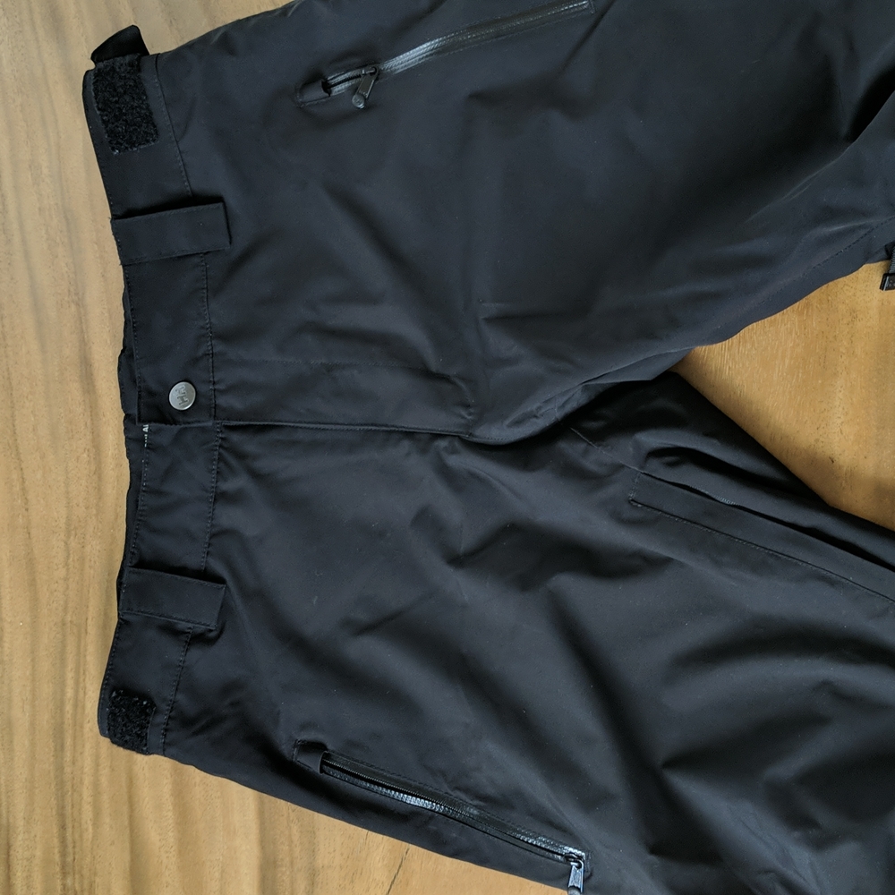 Helly Hansen Size Small Black ski pants